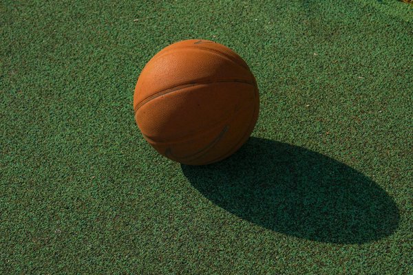 Quel est le rôle de la FIFA dans le football mondial ?